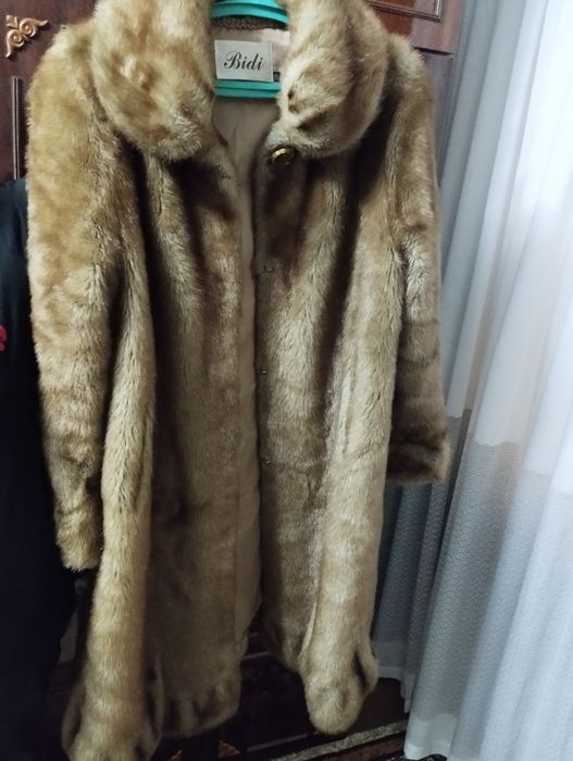 Продаю  шубу из искусственного меха.