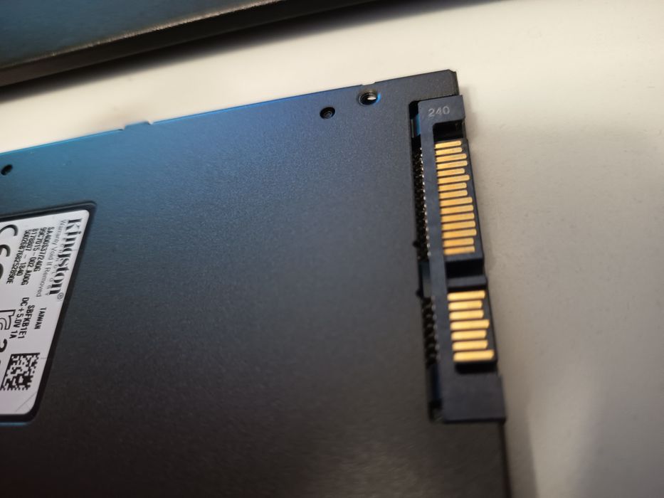 Solid State Drive (SSD) Kingston 240 Gb folosit 1 saptamana