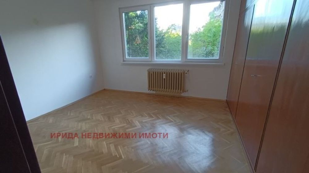 Тристаен апартамент в Медицинска академия