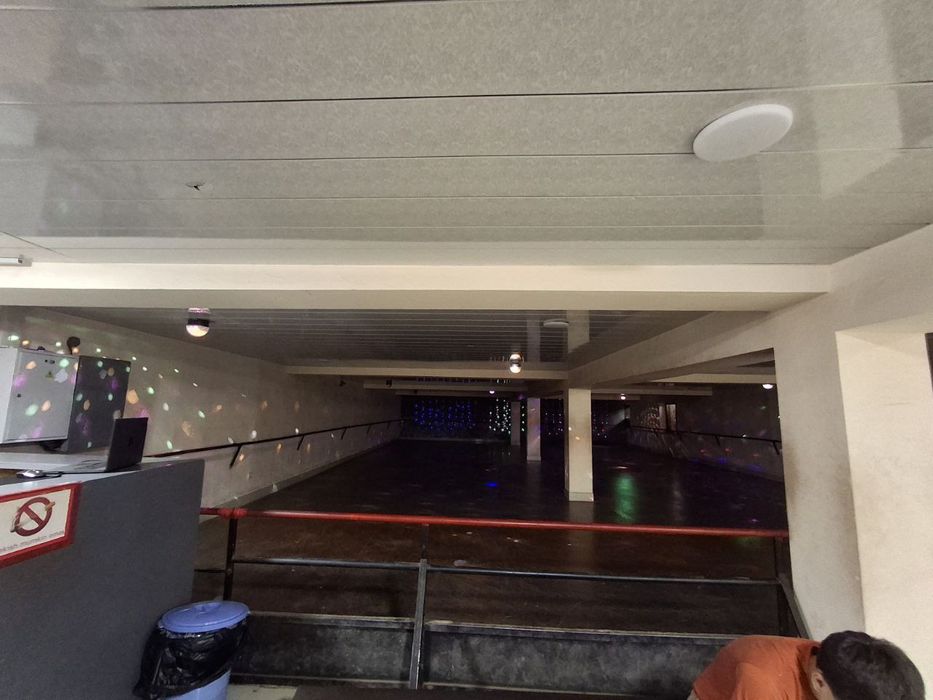 Roller barcha jihozlari bilan sotiladi