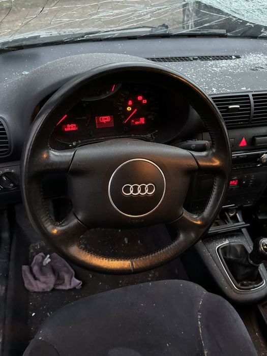 Ауди А3 8L 1.8 125к.с на части.