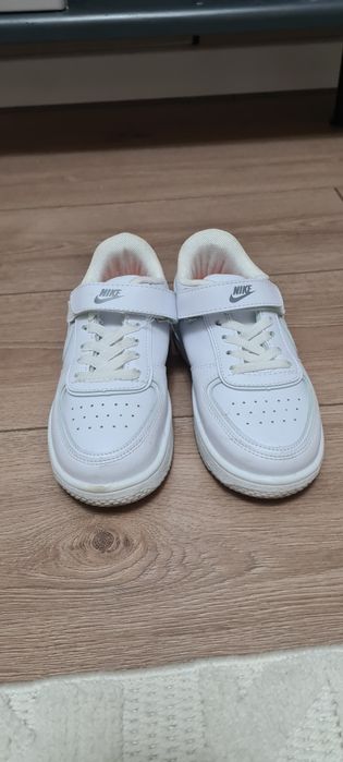 Кроссовки для девочек Nike 34 размера. Торг