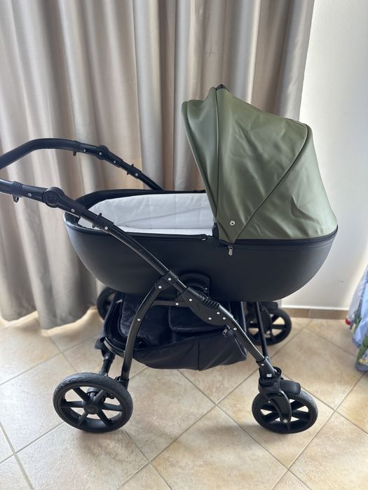 Количка за бебе.