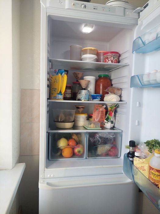 Холодильник  кухня