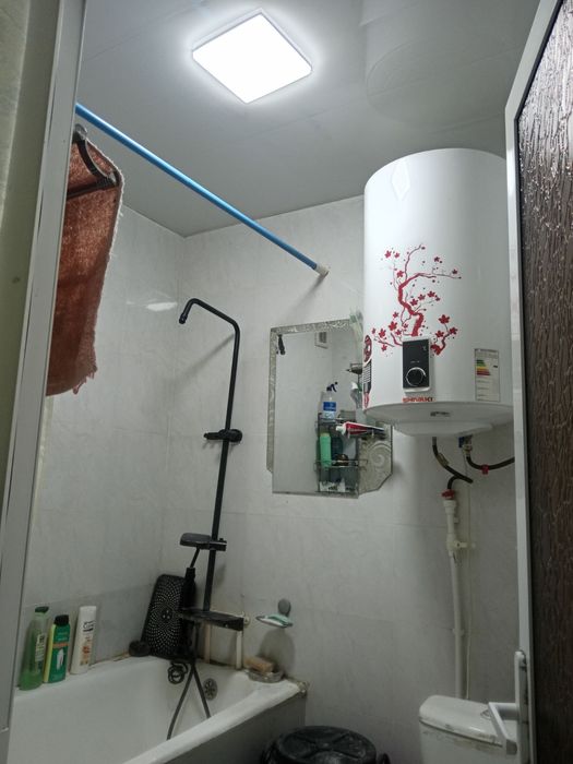 Чирчик шахар 3 м/р 2х Нархи 32.000$ Бош толов ва паспорт бн Ипотека