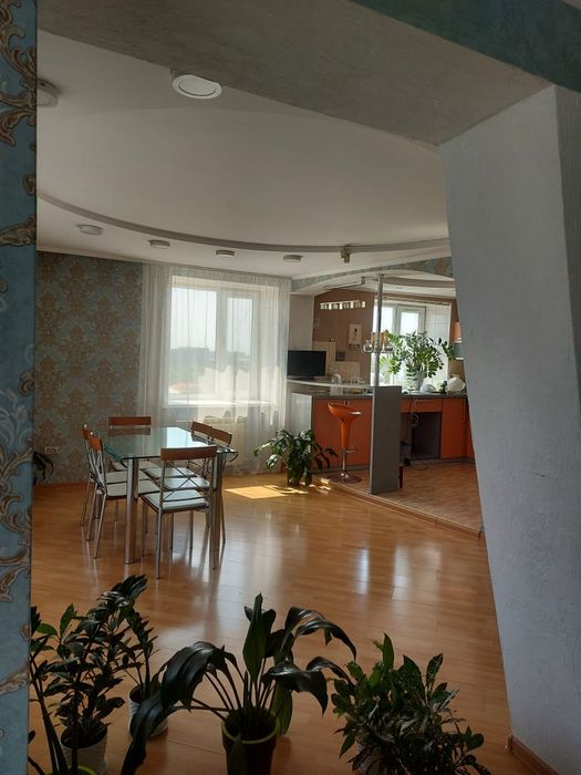 Продам 5-ти комнатную квартиру