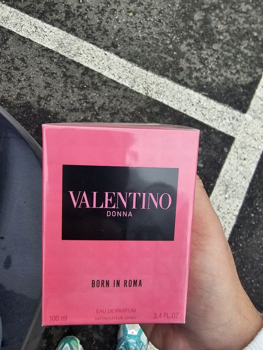 Valentino Born in Roma Donna