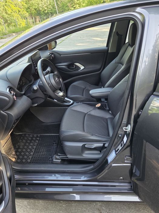 Toyota yaris istoric complet