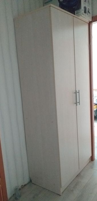 Продаю два шкафа для одежды