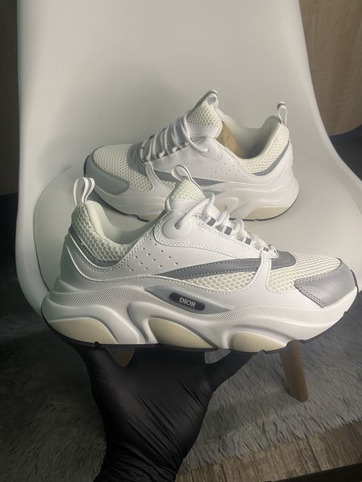 Dior B22 “ White “