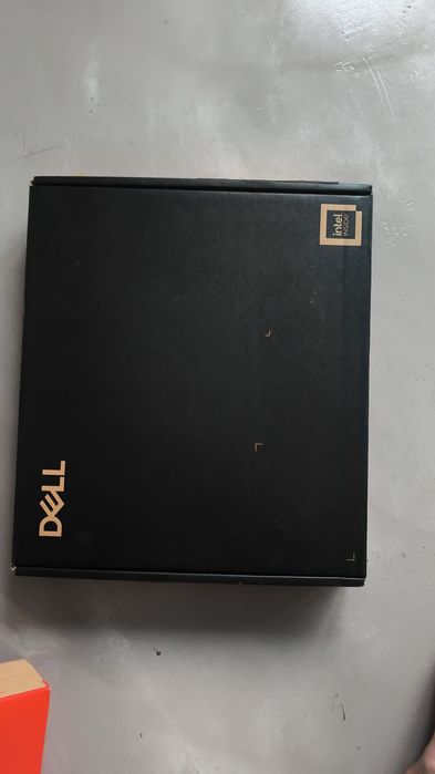 Laptop  DELL nou .