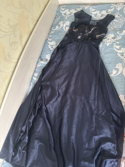 Продам вечерние платья