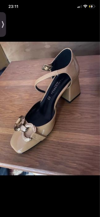 Pantofi cu toc ,