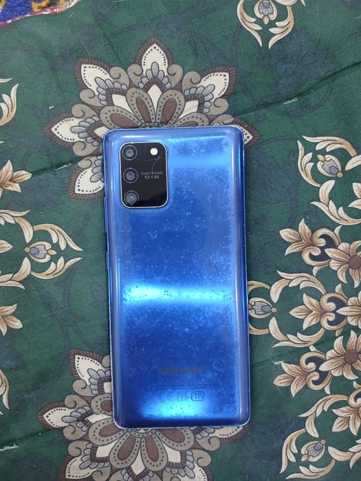 S10 Lite продается