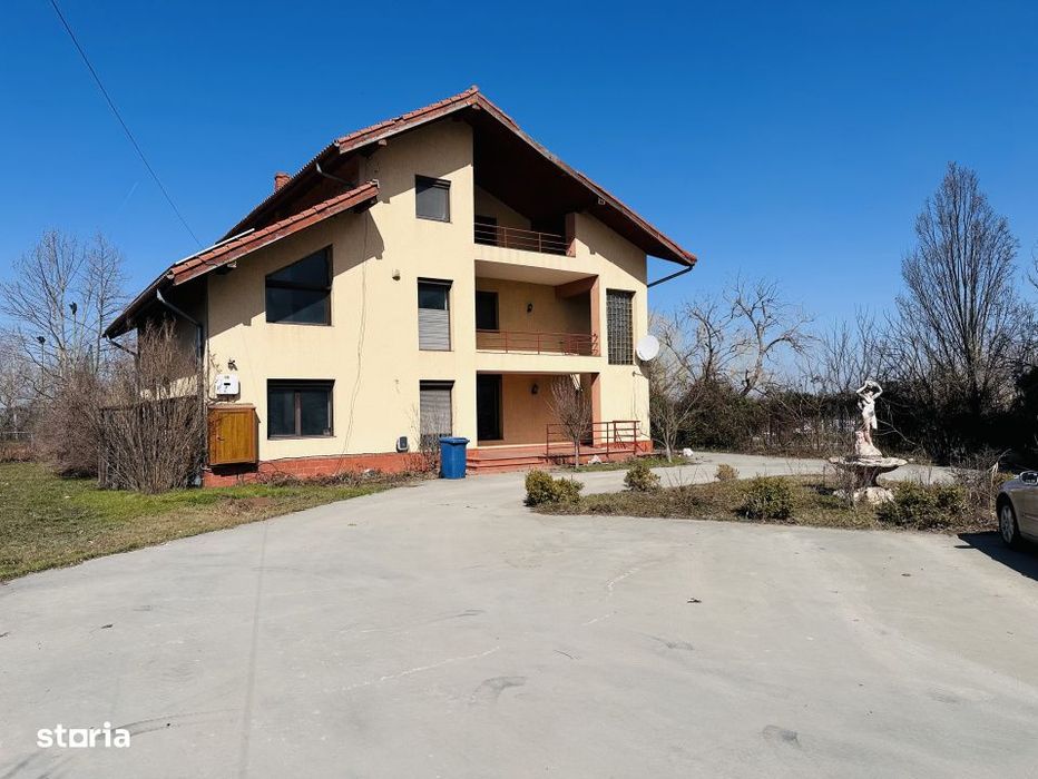 Domeniu splendid 2500 mp teren pe malul lacului Morii, vila 300 mp, Ro