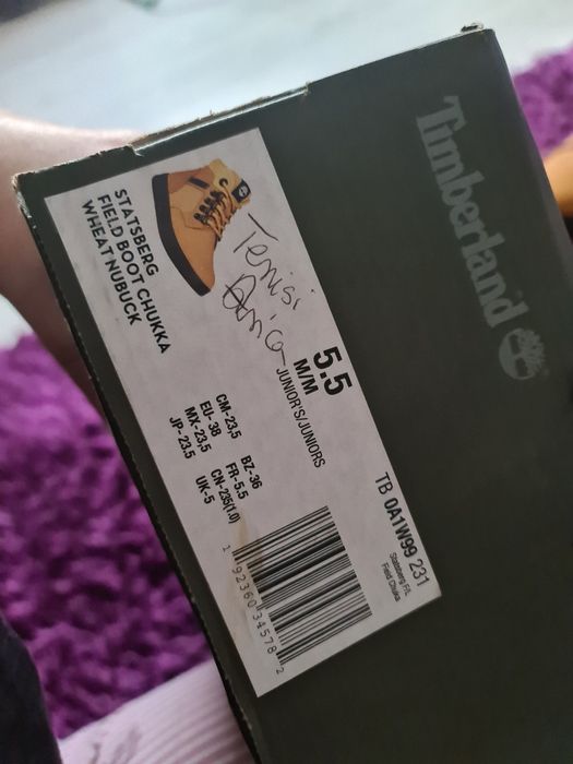 Vând bocanci timberland