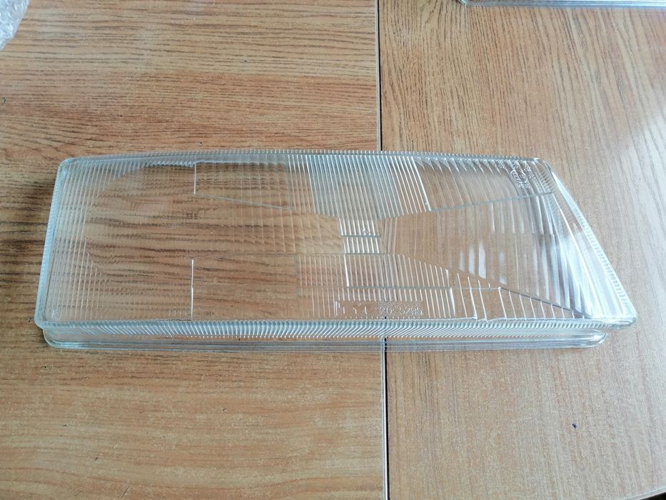 Стъкло фар Шкода Октавия Skoda Octavia 97 - 04 г. Стъкла фарове