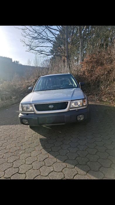 Продава се само на части Subaru Forester 2.0