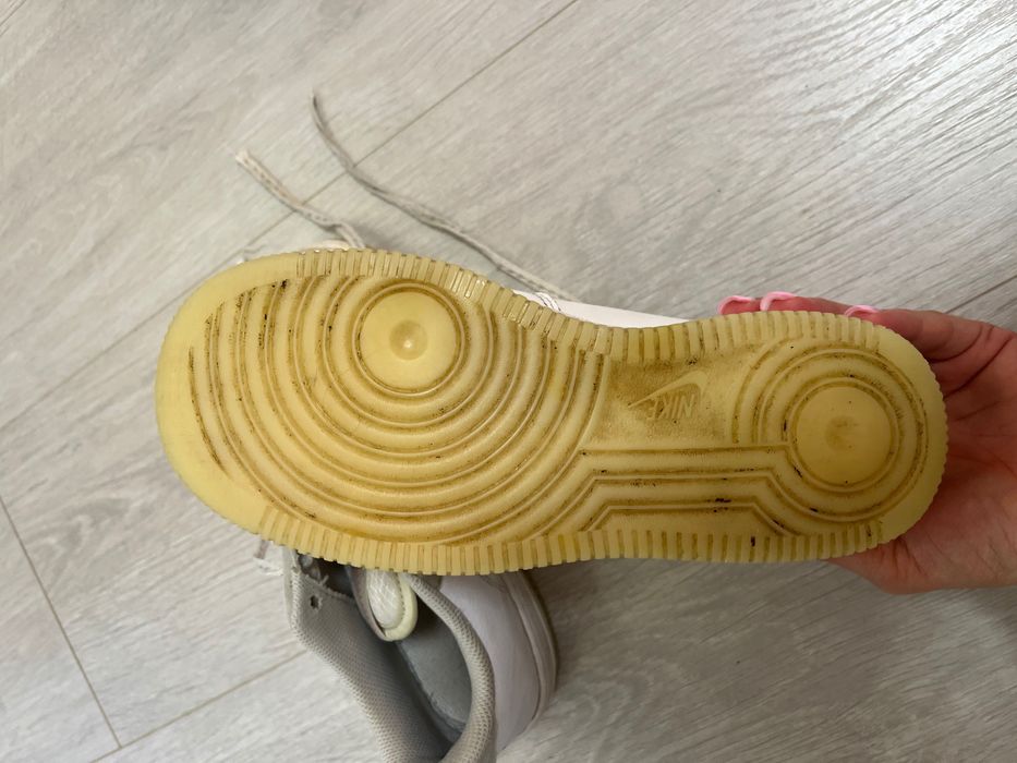 Nike Court Vision Low (код CD7418-100).
