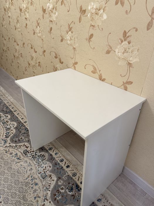 Стол компьютерный IKEA