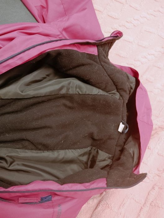 Продам зимний комбинезон на девочку