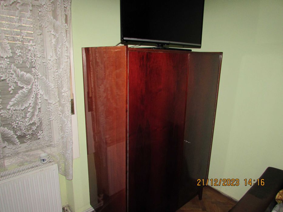 Mobila dormitor din lemn