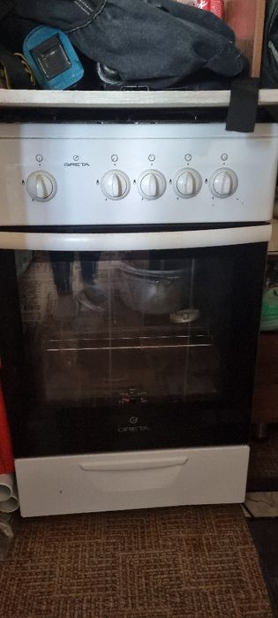 Продам газовую плиту