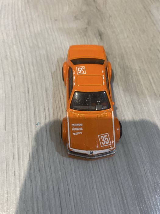 Машинка хотвилсы