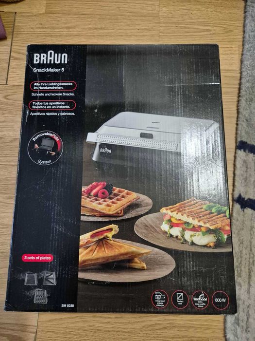 Sandwich-maker BRAUN SM5038, 800W, 3 seturi placi detasabile, invelis antiaderent premium, tava colectare grasime, argintiu-negru