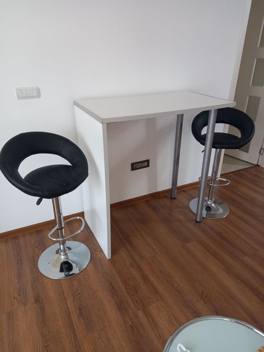 Vand masa bar+ 2 scaune  lungime- 110, latime - 60 si h 113