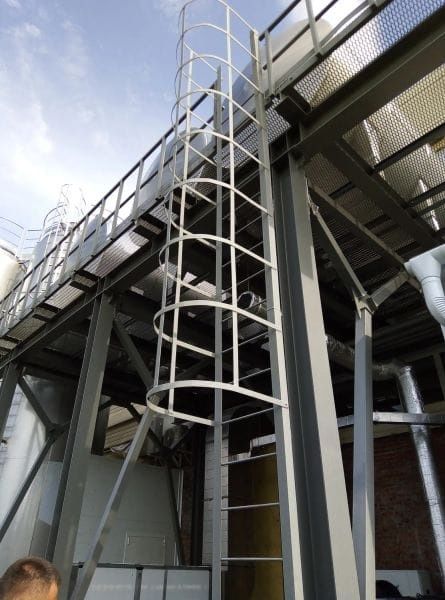 Изготавливаем под ключь лестницы.