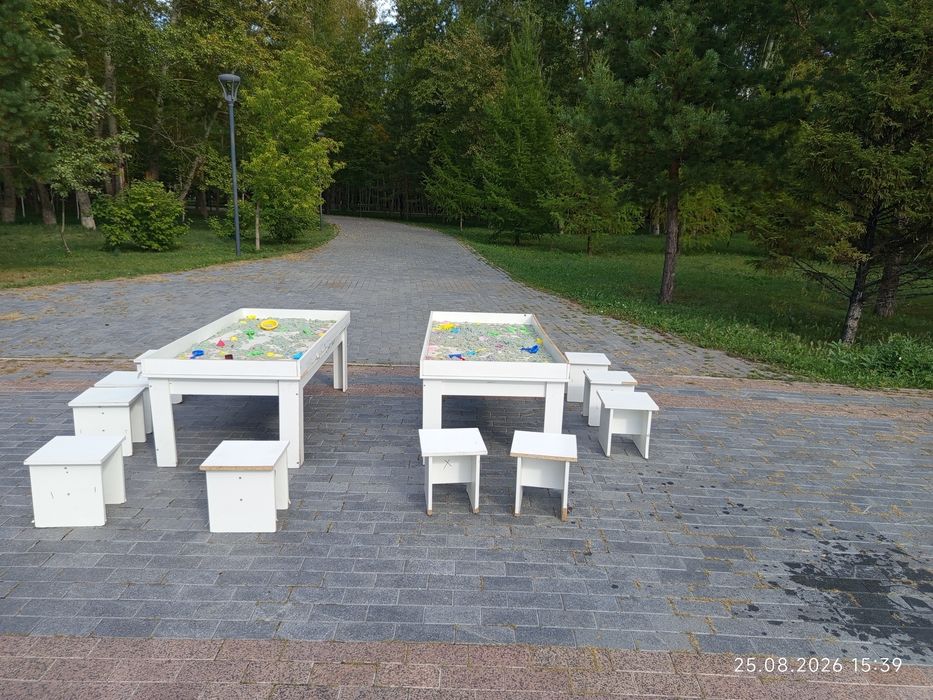 Песочница ойыны. Екі столы, 10 шт орындықтарымен.