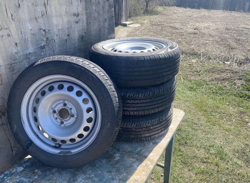 Продам шины р15 в комплекте