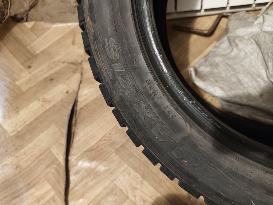 Продам шины максис