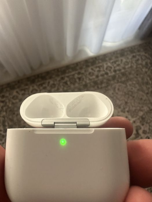 Кейс airpods 4 оригинал