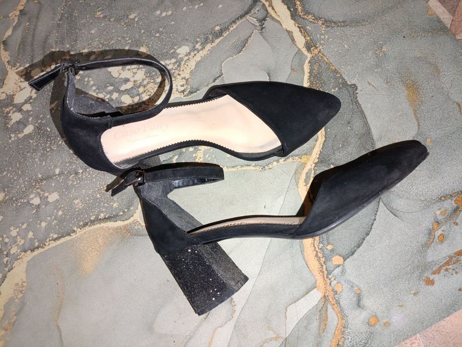 Туфли открытые продам