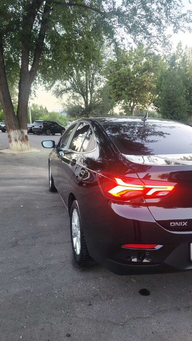 Onix premier 5 pozitsiya sotiladi