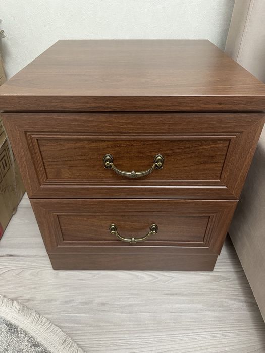 Продам кровать и тумбы