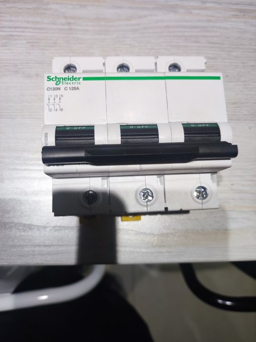 Продается автомат Schneider 125A
