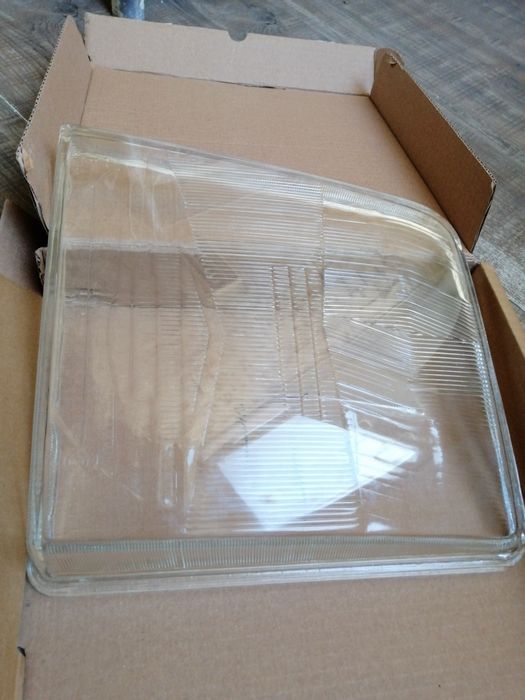 Стъкла фарове Фолксваген ЛТ 35.НОВИ.