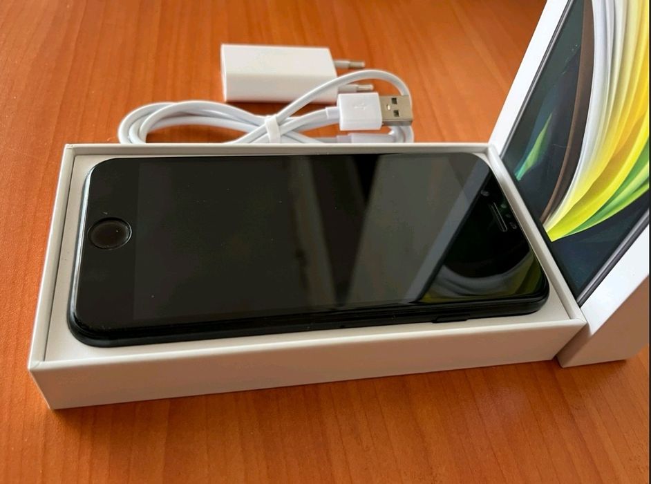 Айфон/IPhone  SE 2020 64 GB