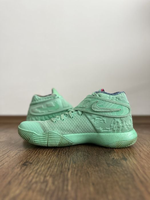 Nike Kyrie 2 What the Kyrie Green Glow basketball jordan lebron