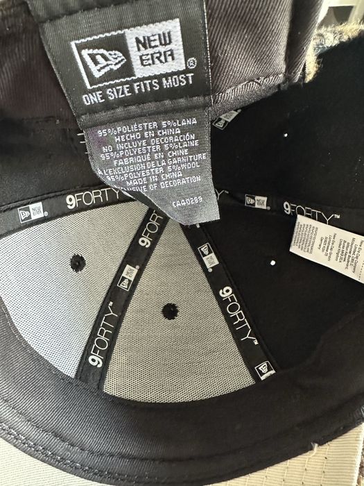 Дамска шапка с козирка