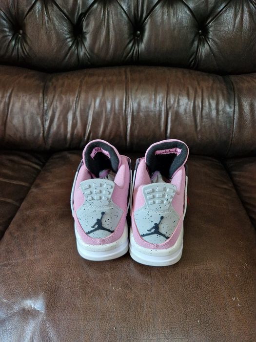 Jordan Retro 4 University Pink