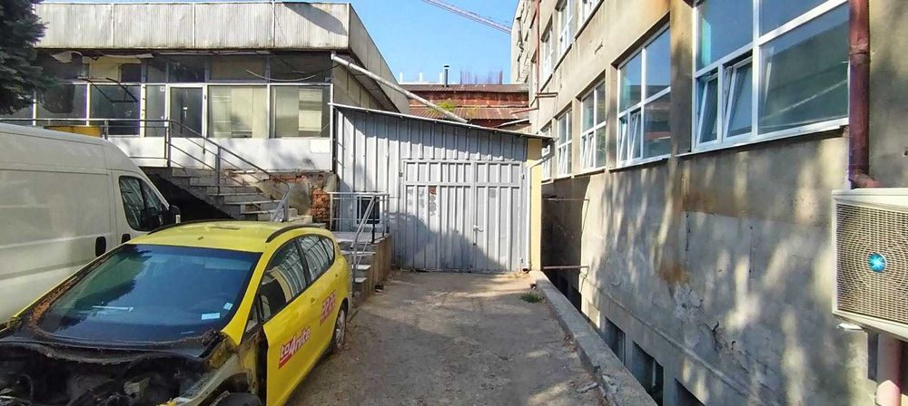 Продава се Промишлена сграда в Русе, Родина 1 - 52 кв.м за 1191 €/кв.м - Снимка #1