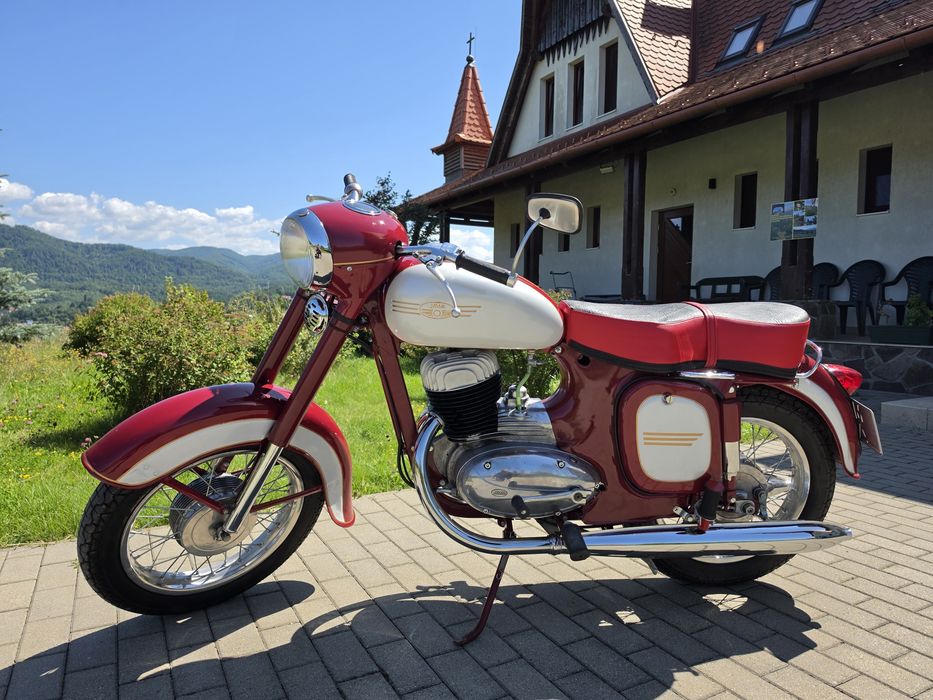 De vanzare JAWA 250/559