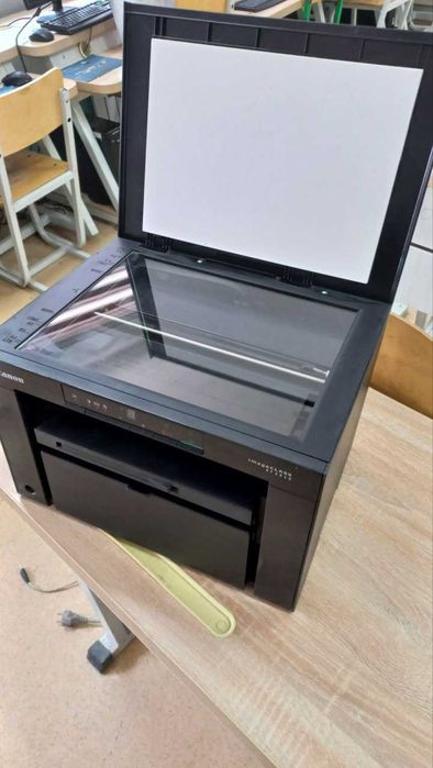 Printer sotiladi. Canon MF-3010. Narxi kelishiladi. 1 mln 600 ming.