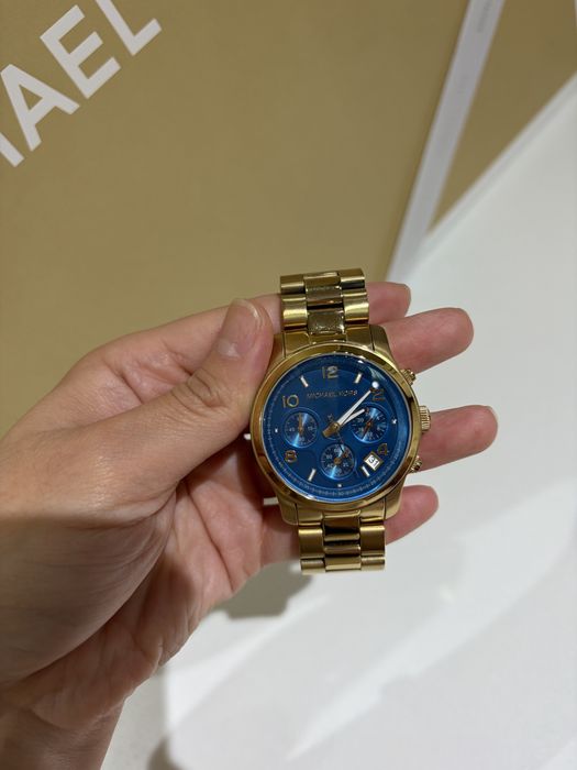 Продам часы Michael Kors