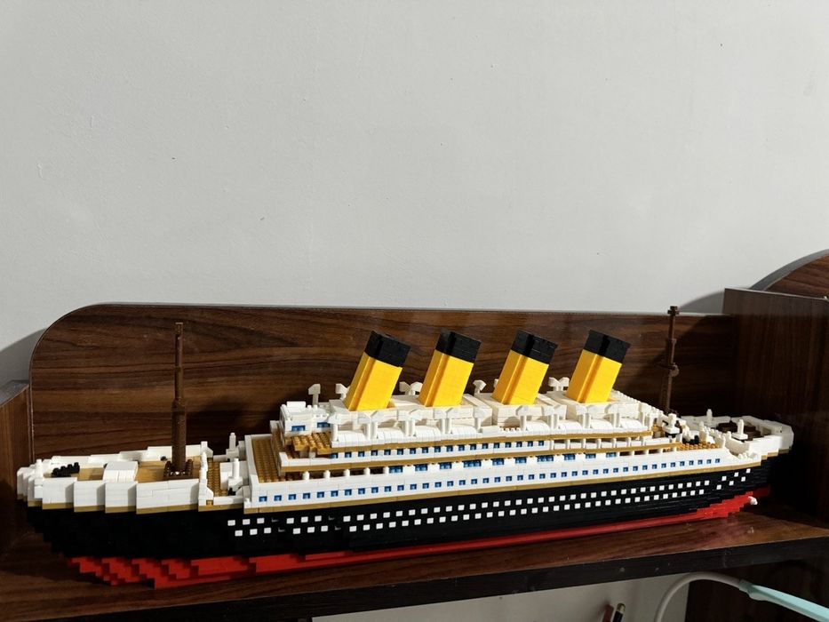 LEGO  TITANIK 3000+ detal