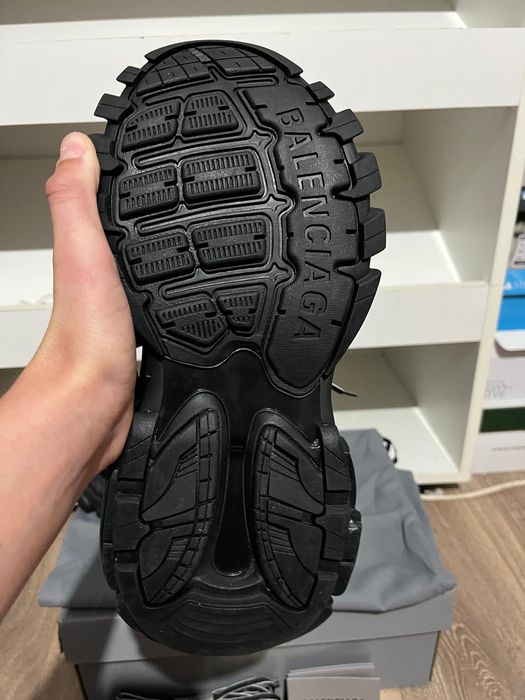 Vând Balenciaga track full black